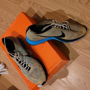 NIKE FLYKNIT RACER SHOES
